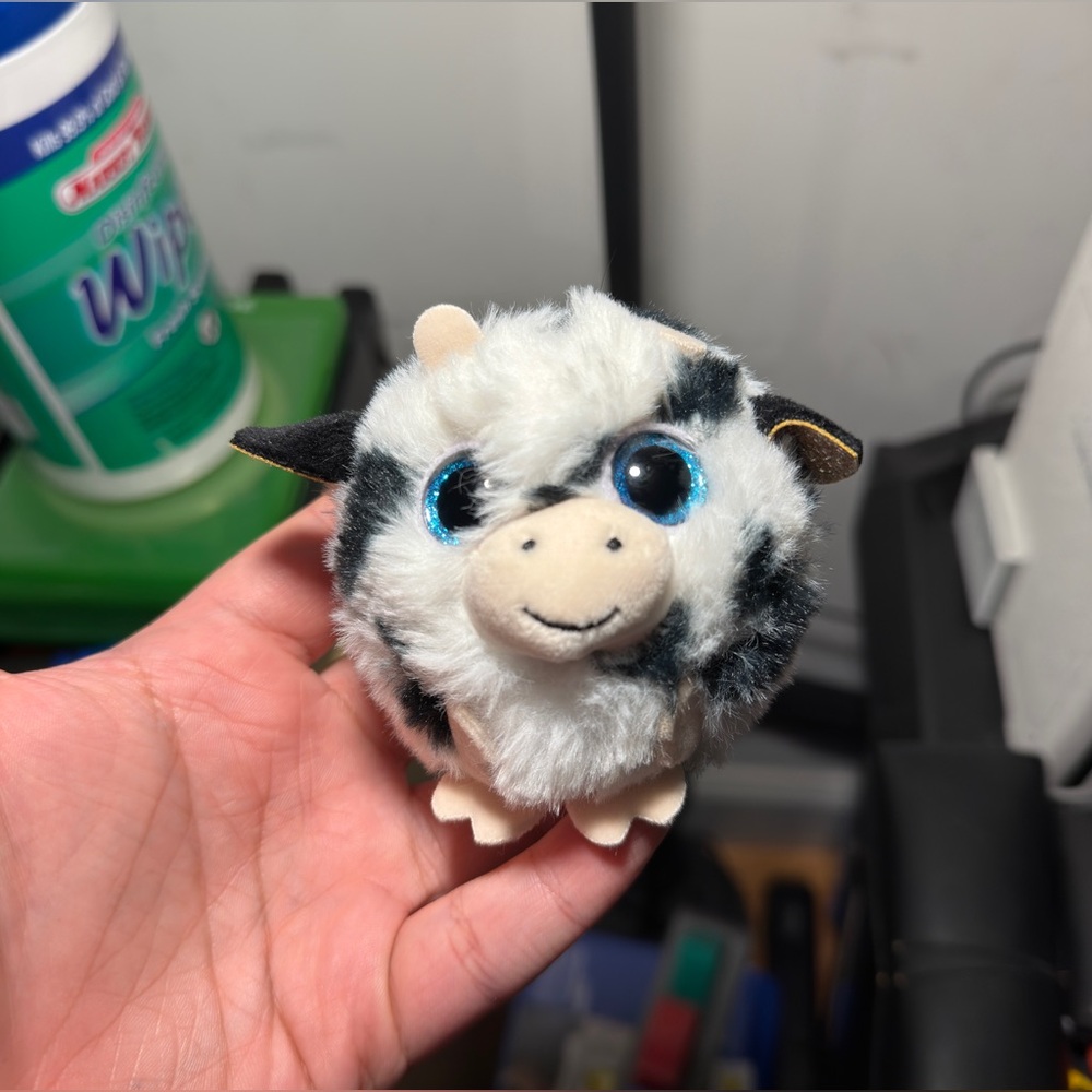 Ty Puffies (Beanie Balls) - MOOPHY the Cow (4 inch) Plush - Great Condition!!!